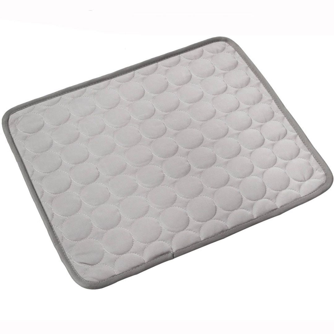 ❄️Give your furry friend a cool summer!🧊Pet Cooling Ice Silk Mat – Summer Cooling Pet Bed Pad for Dogs and Cats, Breathable Washable Sleeping Cushion for Indoor and Outdoor Use, Lightweight Cooling Crate and Sofa Pet Mat