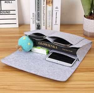 Storage bag with hanging pockets